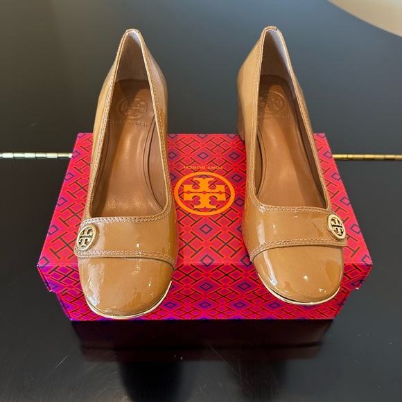 NWT Authentic Luxury Minimalist Tory Burch Patent Leather Pump/Shoes - Picture 7 of 17